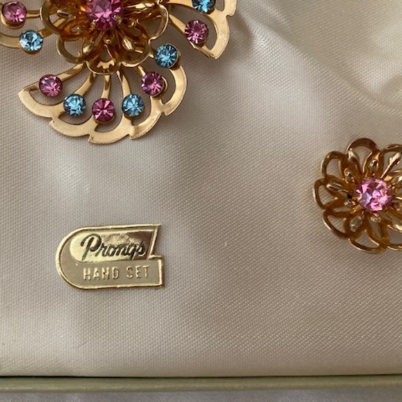 Vintage Anthony Jewelry Set in Original Box - Picture 8 of 16